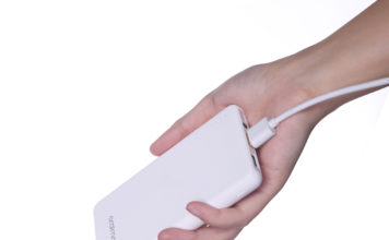 oraimo’s latest launch – Toast OPB-P103D 10,000mAh power bank