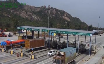 निजी वाहन चालकों के लिए बड़ी सुविधा 15 अगस्त से ₹3,000 में मिलेगा FASTag वार्षिक पास toll road fastag news